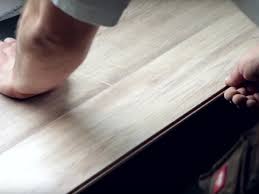 Nachdem sie das letzte paneel eingeschwenkt und. Laminat Auf Vorhandenem Boden Verlegen Casando Ratgeber