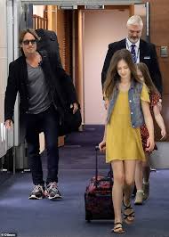 Keith Urban Jets Back To Sydney For Christmas With Two Daughters Nicole Kidman Keith Urban Keith Urban Keith