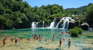 Wir besuchen den krka nationalpark und bestaunen seine wasserfälle. Schwimmen An Den Krka Wasserfallen Restriktionen Ab Juni