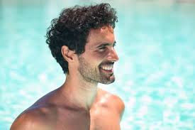 Tatilde gülümseyen adam — Stok Foto © minervastock #81628648