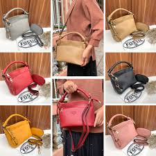 Tas elizabeth menjual tas wanita brand lokal terbaru dengan berbagai macam model seperti handbag, sling bag, tote bag, backpack dengan kualitas terbaik. 20 Ide Katalog Tas Elizabeth April 2020 Aneka Tas Cantik