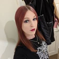 Kristen Fielding's Instagram, Twitter & Facebook