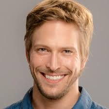 Jon Cor's Instagram, Twitter & Facebook