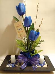 Así que puedes colocar dentro algunas piedritas y un ramillete de flores para tener un bonito centro de mesa. Centros De Mesa Azul Para Bodas Cumpleanos Baby Shower Navidad