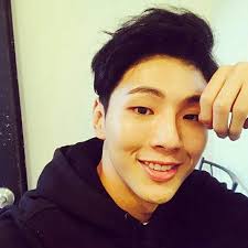 Tapi 5 bareng 'ganteng' ini wajib banget kamu bawa buat mendukung penampilan sepanjang hari. Pin Auf Oppa