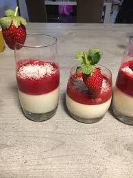 Panna Cotta Von Ninanachschlag Chefkoch Einfacher Nachtisch Panna Cotta Fruchtdesserts