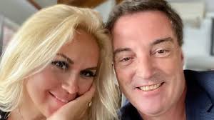 Diego topa — mejor se vive sonriendo 02:45. Las Ex De Diego Maradona Volvieron A Apostar Al Amor Infobae