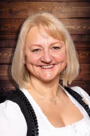 Über die Moosbühne Graf Hallberg unseren Vorstand und das Ensemble