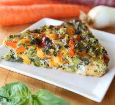 Preparazione della frittata con zucchine e carote. Frittata Colorata Di Verdure Buona Pappa