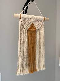 See more ideas about macrame wall hanging, macrame, wall hanging. Semi Circle Diy Macrame Wall Hanging Tutorial Video Macrame Wall Hanging Tutorial Diy Macrame Wall Hanging Tutorials Macrame Patterns