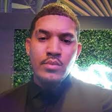 Derek Miles's Instagram, Twitter & Facebook