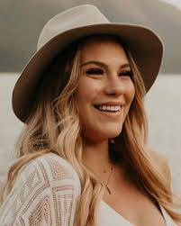 Katherine Speer's Instagram, Twitter & Facebook