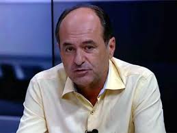 Dissimulado, Carlos Simon assume “erro” e pede desculpas a Obina