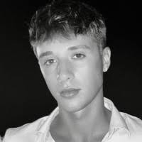 100+ profili “Nathan”