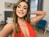 Profile Picture of Julia Senyuk (@senyuk_julia) • Instagram profile (@google.com) on Google