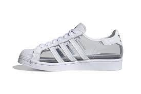 Svojom ponudom trendi modne obuće i odeće diktira urbane trendove na srpskom tržištu unazad godinu dana. Adidas Superstar See Through Translucent Release Info Hypebeast