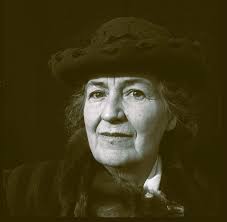 Mabel Dodge Luhan was a force of nature, a woman who refused to be confined  by the expectations of her time. In the early 1900s, while most women were  expected to marry