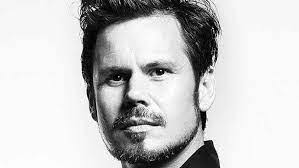 Leon Ewing's Instagram, Twitter & Facebook