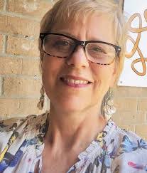 Renee Flory's Instagram, Twitter & Facebook