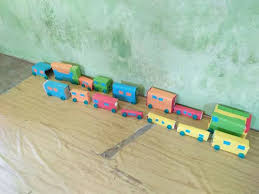 Dari tema kendaraan ayah bunda dapat menurunkan lagu diantaranya : Tema Kendaraan Darat Membuat Bis Dari Kardus Bekas Sekolah Alam Jamur