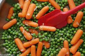 Piselli e carote in padella. Piselli E Carote Burrosi