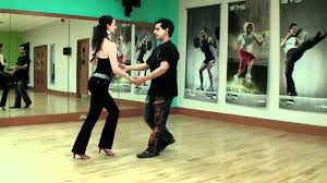 Salsa dancing is now popular worldwide specially throughout latin america and the united states. How To Dance Salsa For Beginners Arxiusarquitectura
