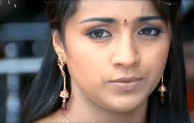 Is that a face or the moon is shining ? Trisha please stop being  ridiculously cute I cant handle that much awesomeness and cuteness 😘