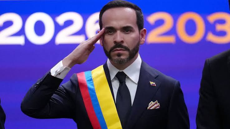El ultra De la Espriella, investido presidente de Colombia