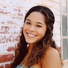 Erin Pattillo's Instagram, Twitter & Facebook