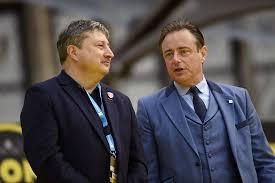 Studies international relations, political science, and conservatism (political science). Zonder De Wever Was De Ludo Sneller Gesneuveld De Standaard Mobile