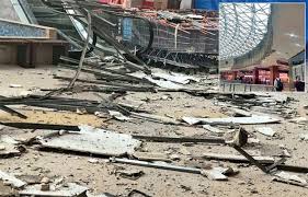 Raghuleela Mall Ceiling Of Raghuleela Mall In Vashi Collapses Find movie show timings and ticket rates information of all the movies & multiplexes in ahmedabad. ceiling of raghuleela mall in vashi