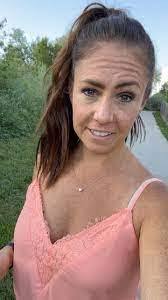 Ashley Hakes's Instagram, Twitter & Facebook