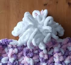 Free Pattern Loop It Lovey Finger Knitting Projects Loopy Yarn Finger Knitting