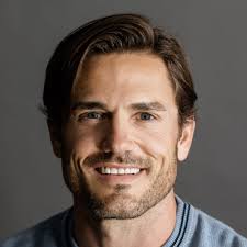 Ramsay back from the grave! Iwan Rheon...