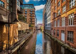 The official manchester united website with news, fixtures, videos, tickets, live match coverage, match highlights, player profiles, transfers, shop and more. Manchester Tipps Fussball Sightseeing Nachtleben Urlaubstracker De