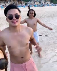 Keindahan tubuh ketat pria telanjang: Rizky Febian On The Beach Indonesian Celebrity Shirtless