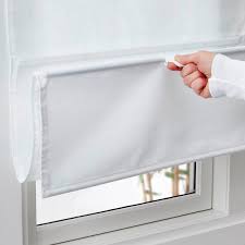 Le tende a pacchetto sono un accessorio elegante e pratico che permette allo stesso tempo di filtrare la luce e di aggiungere un tocco di stile alle finestre. Ringblomma Tenda A Pacchetto Bianco 100x160 Cm Ikea It