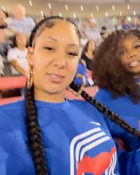 God keep me strong so i can continue to endure and thrive in the valley.  Thank you Jesus for blessing me w life… little dump of my lifeee