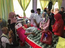 Kuala kubu bharu is the town you will pass by if you are on your way to fraser's hill, one of the least developed hill resort in malaysia. Kpwkm On Twitter Program Lawatan Turun Padang Yab Dato Seri Dr Wan Azizah Wan Ismail Timbalan Perdana Menteri Merangkap Menteri Pembangunan Wanita Keluarga Dan Masyarakat Ke Rumah Ehsan Kuala Kubu Bharu Tarikh