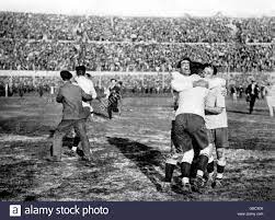 No two countries have played each other more often than the rio de la plata neighbours. Fussball Welt Cup Uruguay 1930 Finale Uruguay V Argentinien Stockfotografie Alamy