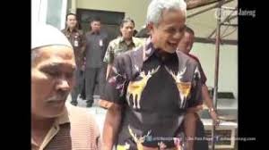 Pranowo masum olduğunu iddia etti ve yolsuzluğu ortadan kaldırma komisyonu'nu kendisine karşı kanıtlarını açıklamaya davet etti. Video Heboh Ganjar Pranowo Pergoki Polisi Melakukan Pungli Di Samsat Magelang Youtube