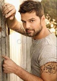 See more of ricky martin on facebook. Ricky Martin Sanger Frisur Und Bart