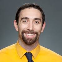 600+ profilů „Derian“