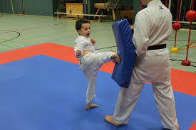 Karate tatami matten von guter qualität. Mulheimer Kids Mit Neuen Matten Karate Und Selbstverteidigung In Koln