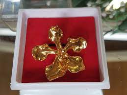 Pin By Cutii Popp On Vintage Jewelry Gemstone Brooch 1980s Jewelry Orchid Jewelry