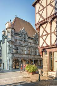 Riom Un Patrimoine Preserve Auvergne Puy De Dome Paysage Auvergne