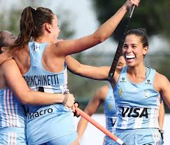Es la última concentración en el país antes de que se conozca la lista. Las Leonas A Carilo El Sureno