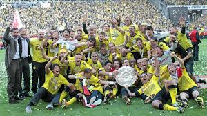 Magazine 30/6/2011 a grilling from jeremy paxman is a walk in in the park next to k!'s feared hat full of questions. 2011 Dortmunds Heavy Metal Truppe Sturmt Mit Gegenpressing An Die Spitze Kicker