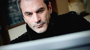 Ze kneep er vier jaar tussenuit om zich te focussen op haar studies, maar in het najaar van 2013. Vlaamse Acteur Guy Van Sande Verdacht Van Kinderporno