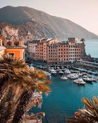 Blick auf die basilika santa maria assunta, den strand von camogli und den gulf von genua. Camogli Italy Brigrc I Want To Take A Breath That S True Point Of View Camogli Liguria Paesaggi Italia Viaggi